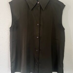 Banana Republic Sleeveless Button-Down Shirt